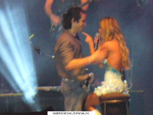 anahi poncho