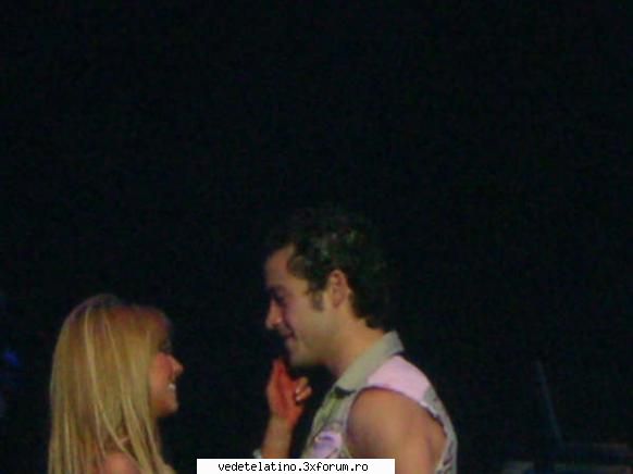 anahi poncho        