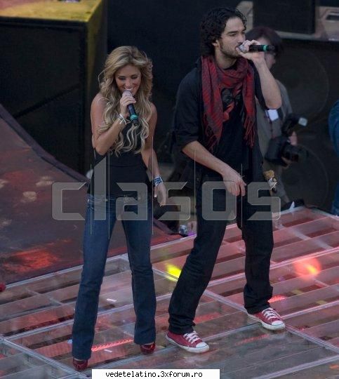anahi poncho  