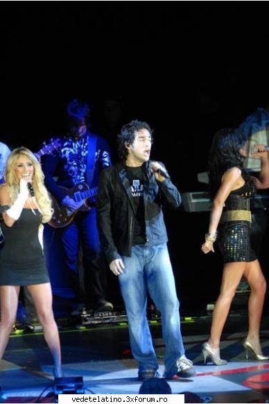 anahi poncho
