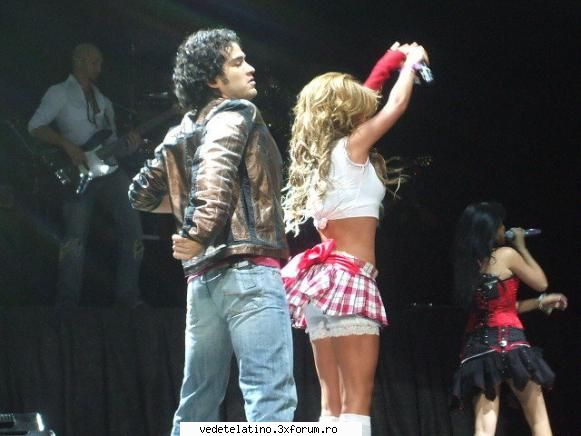 anahi poncho
