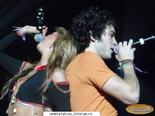 anahi poncho