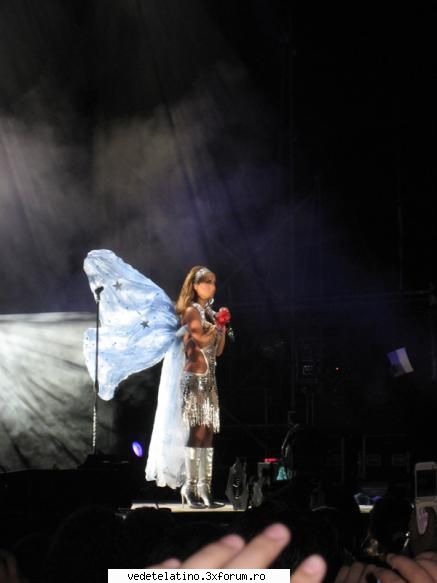 =) anahi