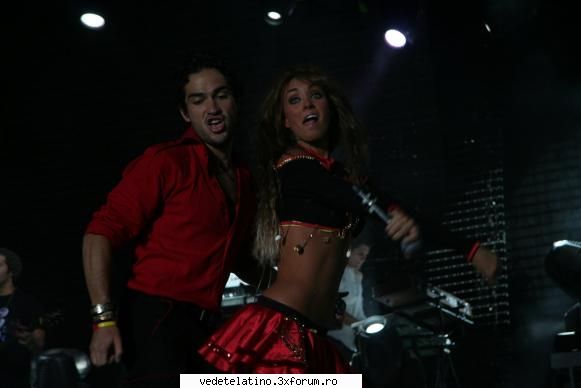 anahi poncho