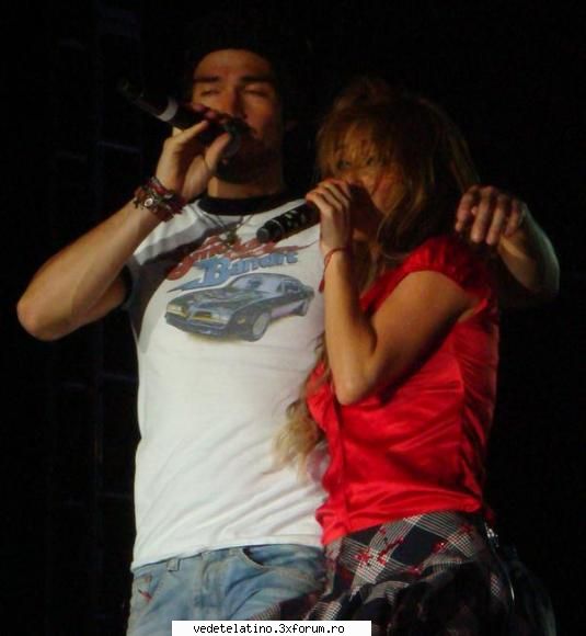 anahi poncho
