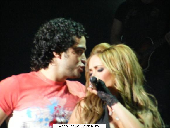 anahi poncho