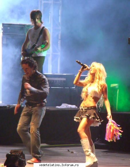 anahi poncho