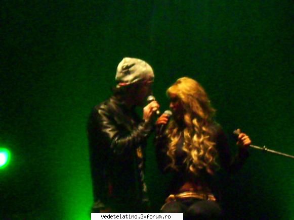 anahi poncho